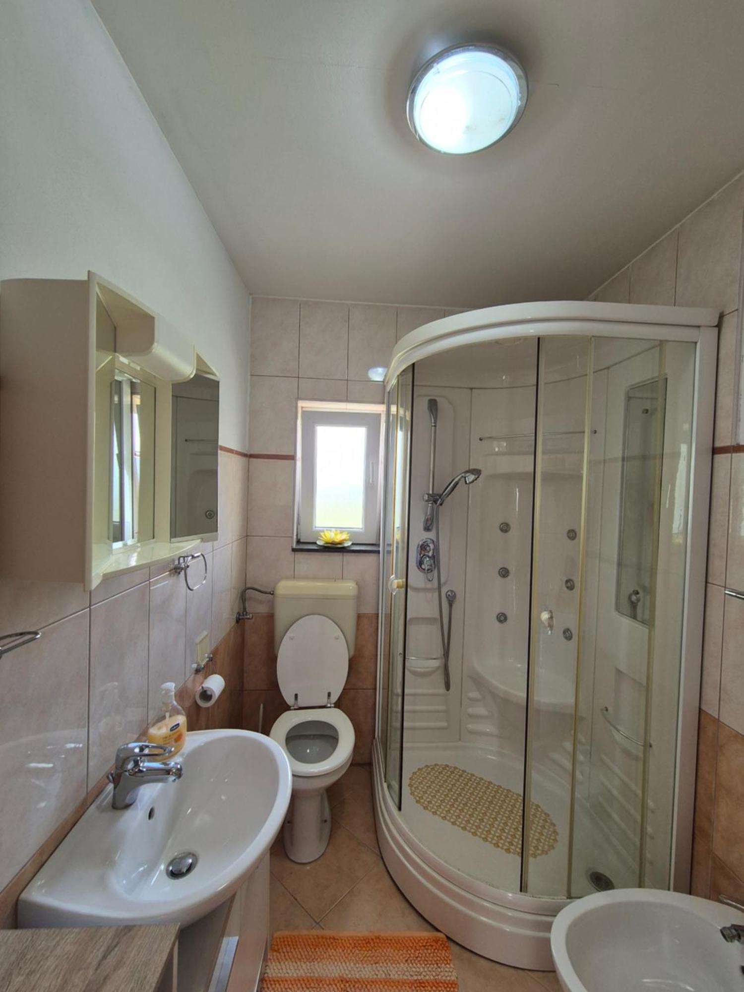 Apartment Apartman Lucija *